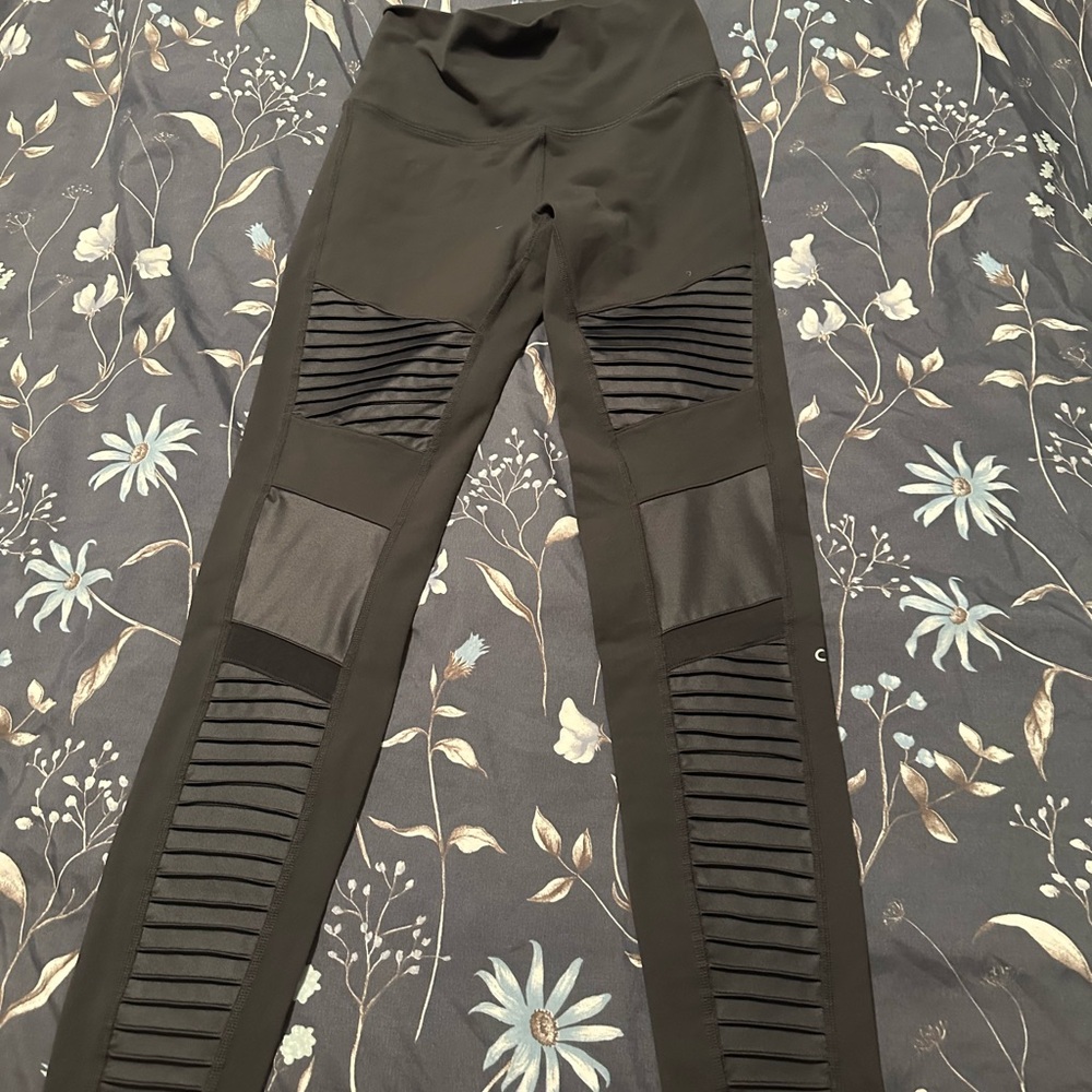 ALO Yoga Gray Leggings with Ribbed Panels